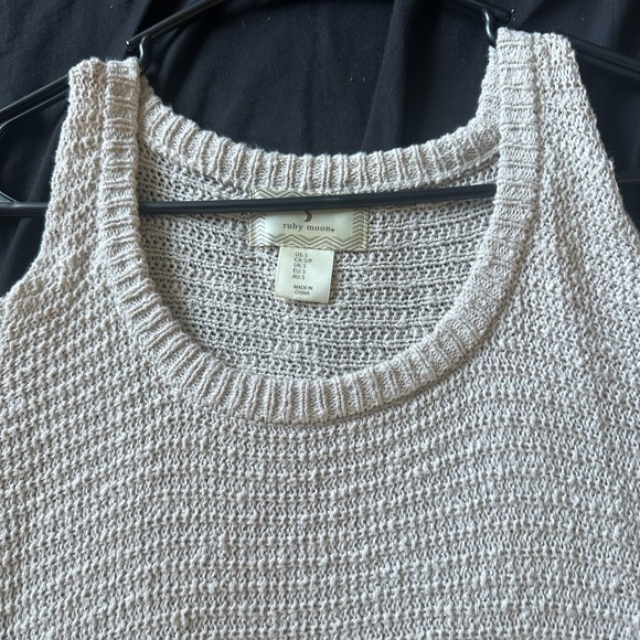 Bohemian Ruby Moon Blouse /Sweater Size Small. Flowy, Bottom flares out, Knit. - Picture 2 of 9